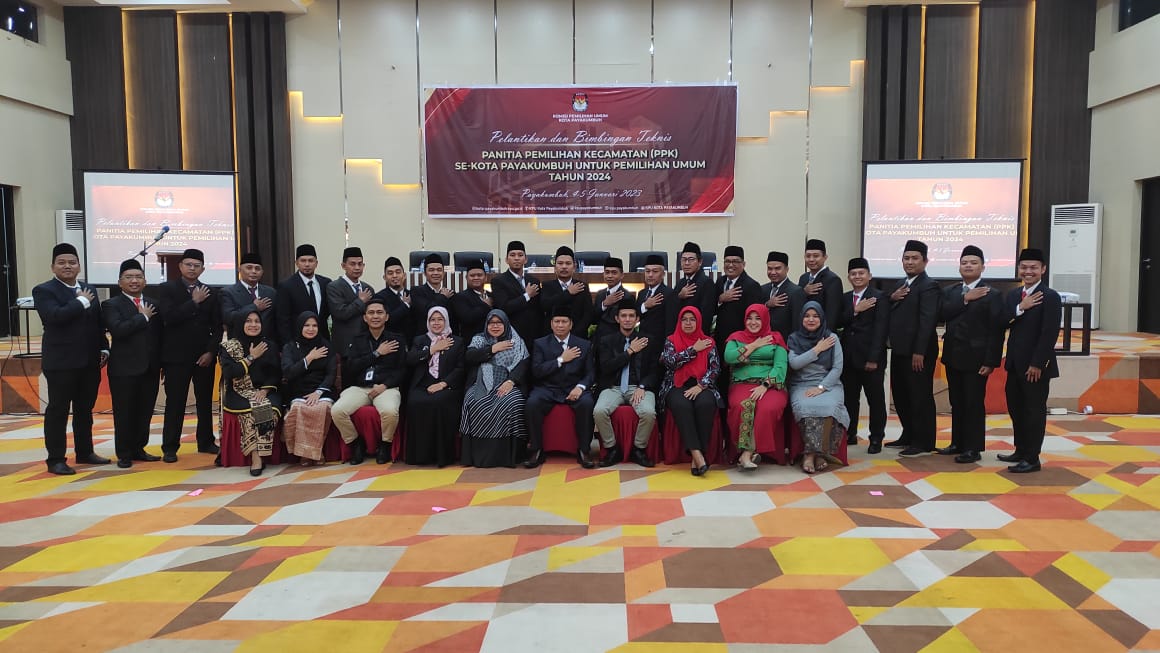 Ketua KPU Payakumbuh lantik PPK, Rabu 4/1-2022. (ilhm) 