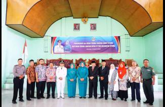 Zuherdi resmi jadi Camat Sitiung dilantik Adlisman mewakili Bupati Dharmasraya, Kamis 9/3-2023. (minfo-dms) 