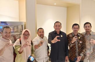 Foto Sekwan Raflis Yakin DPRD Sumbar Terbaik TinarBuka 2023 KI Pusat