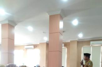 Adlisman beri sosialisasi tentang lomba kebersihan dari sampah, Selasa 4/4-2023. (yan) 