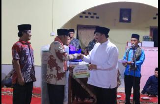 Foto Tim Safari Ramadhan Pemkab Pasaman Serahkan Bantuan  Masjid An Nur Pinang Batupang 