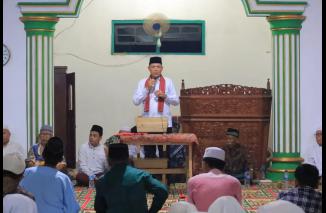 Foto Wabup Sabar AS " Kunjungi Kampung Halaman Untuk Safari Ramadhan 1444 H di Masjid Nurul Huda