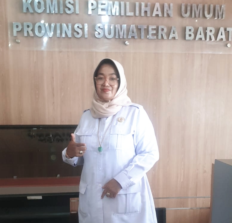 Ini dia Maiyofa, mantan guru Andre Rosiade, jadi Caleg Partai Gerindra untuk DPRD Sumbar Pemilu 2024, Minggu 14/5-2023. (dok) 