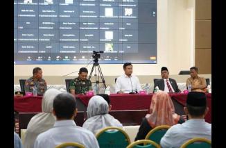 Sutan Riska pimpin rapat persiapan HLUN ke-27 direncanakan dihadiri Presiden Jokowi atau Ibu Mensos RI di Dharmasraya. (minfo-dms) 