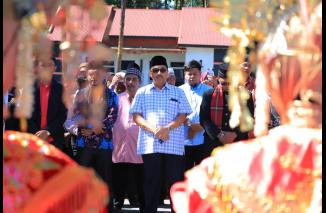 Bupati Benny Utama menghadiri acara silaturahmi masyarakat Benteng 'Tigo Kampuang' di Masjid Nurul Haq hingga ke Terminal Benteng Nagari Tanjuang Baringin, Kecamatan Lubuk Sikaping, Minggu (18/6). (Sumber : Istimewa) 