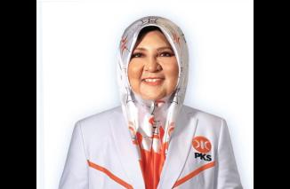 Anggota Komisi VI DPR RI Hj Nevi Zuairina sampai sikap tegas PKS tentang subsidi kendaraan listrik.(faj)