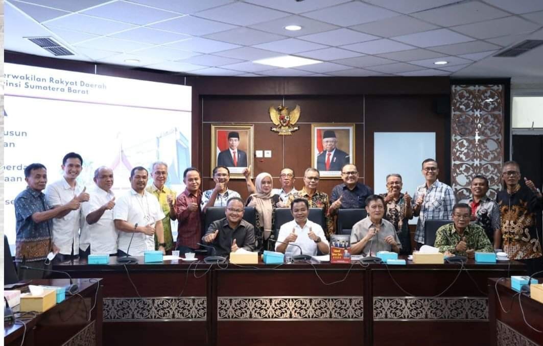Foto Komisi V DPRD Sumbar Rapat Bersama Mitra Kerja Bahas Ranperda Pemajuan Kebudayaan