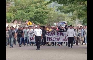 Simulasi Sispamkota "Operasi Mantap Brata Tahun 2023 - 2024 Polres Pesisir Selatan". (/ist)