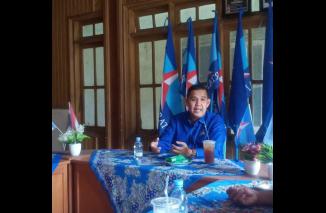 Ari Prima sebut pengganti Nofrizon di DPRD Sumbar perempuan asal Lubuk Basung Agam, Jumat 27/10-2023. (dok)