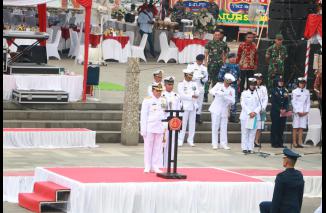 Foto Danlanud Sut dan Ketua PIA Ardhya Garini Cab 14/D.I Lanud SUT Hadiri Upacara peringatan HUT ke-78 TNI di Sumbar