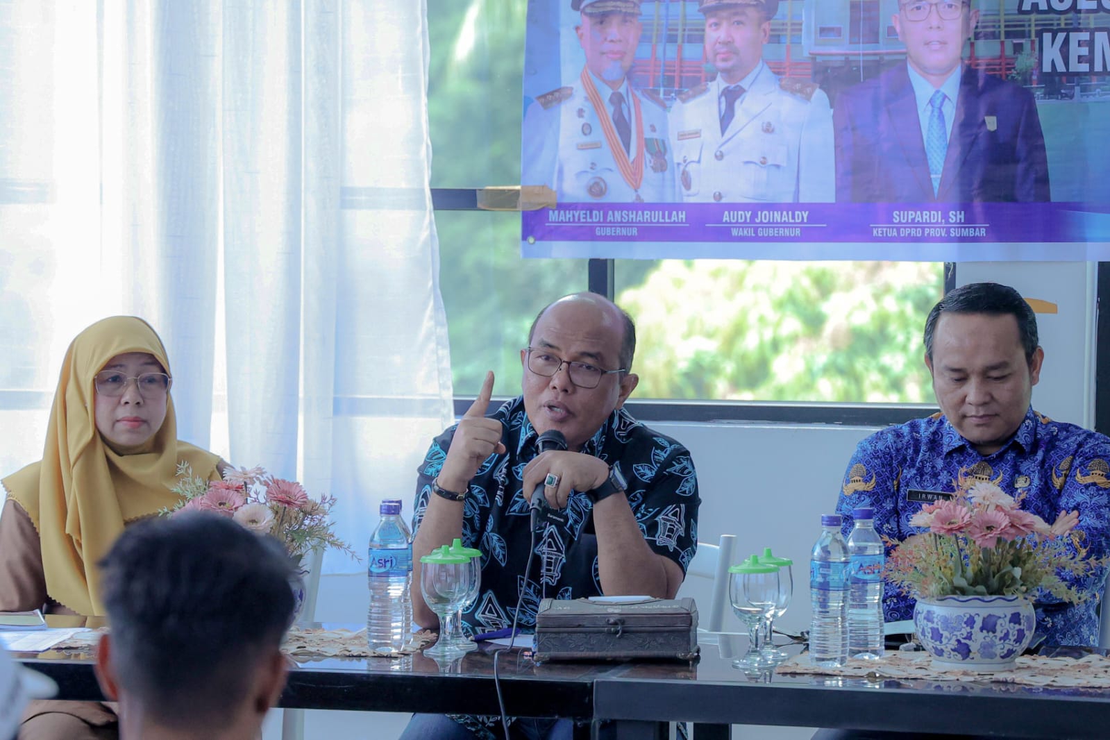 Foto Ketua DPRD Sumbar Supardi, Setiap Kita Mesti Keluar dari Kemiskinan