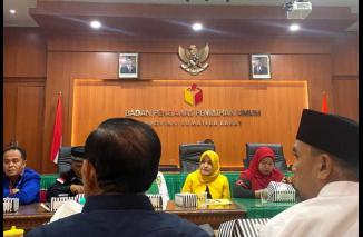 Linda Oktavianti SE.MM.M.Pd.E mewakili Ketua Partai Golkar Sumbar, menghadiri Rakor Partai Politik dengan Bawaslu Sumbar. (/ist)
