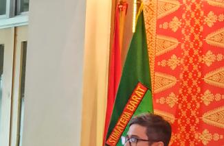 Foto Pengamat Komunikasi Unand, Ilham Adelano Azre Kritik Pemprov Sumbar: Media Jangan Hanya Disuguhi Relis Berita