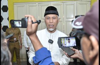 Gubernur Summatera Barat, Mahyeldi. (doc)Anggota DPRD Sumbar, H.Rahmat Saleh.(doc/grp)Kadis Pariwisata Sumbar, Luhur Budianda.(doc)LPER FEB UNAND bersama Dispar Sumbar memaparkan kajian ilmiah perputaran uang di sektor pariwisata. (doc)