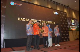 Foto Sekretariat DPRD Sumbar Raih Predikat 'Informatif' Keempat Kalinya dalam Anugerah Keterbukaan Informasi Publik