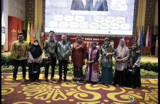 Foto Lima Tim Penelitian PNBP 2023 Presentasi di UNP Expo 2023 Hari Ketiga