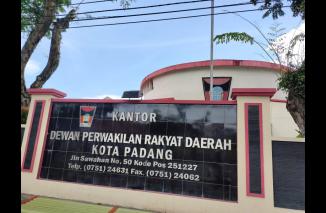 Ini Caleg terpilih versi TE-JPS (disclaimer) untuk Dapil Padang 5. foto gedung DPRD Padang lama. (dok)