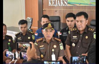 Kejari Pasbar eksekusi uang pengganti atas terpidana korupsi pembangunan RSUD, Rabu 20/3-2024. (jonhar)