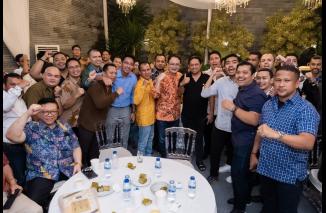 Yogi bersama loyalisnya siap bergerak menangkan Pilkada Limapuluh Kota. (dok)