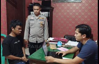 Tersangka. Pencurian Genset diperiksa oleh penyidik Polsek Sungai Beremas Pasbar, Kamis 28/3-2024. (jonhar)