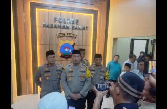 Kapolres Pasaman Barat, AKBP Agung Tribawanto mengadakan acara buka bersama dengan jurnalis yang di adakan  di aula Polres Pasaman Barat, Selasa (02/4). (Foto : Jon Har) 