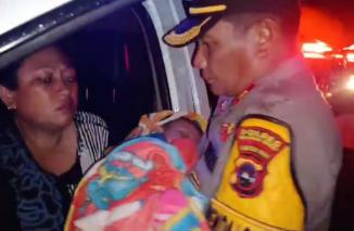 Banjir Talamau semalam, Polres Pasbar turunkan 40 personil bantu evakuasi warga, Rabu 3/4-2025. (jonhar)