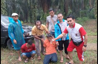 Foto Dua Lelaki Dibekuk oleh Tim Satuan Resnarkoba Polres Pasbar