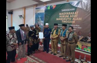 Gubernur Sumbar hadiri saresahan asam di Tinggam Pasbar, Selasa 30/4-2024. (tjg) 