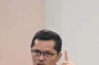 Foto Tangan Dingin Sekwan Raflis, Antarkan Sekretariat DPRD Sumbar Raih Berbagai Berprestasi