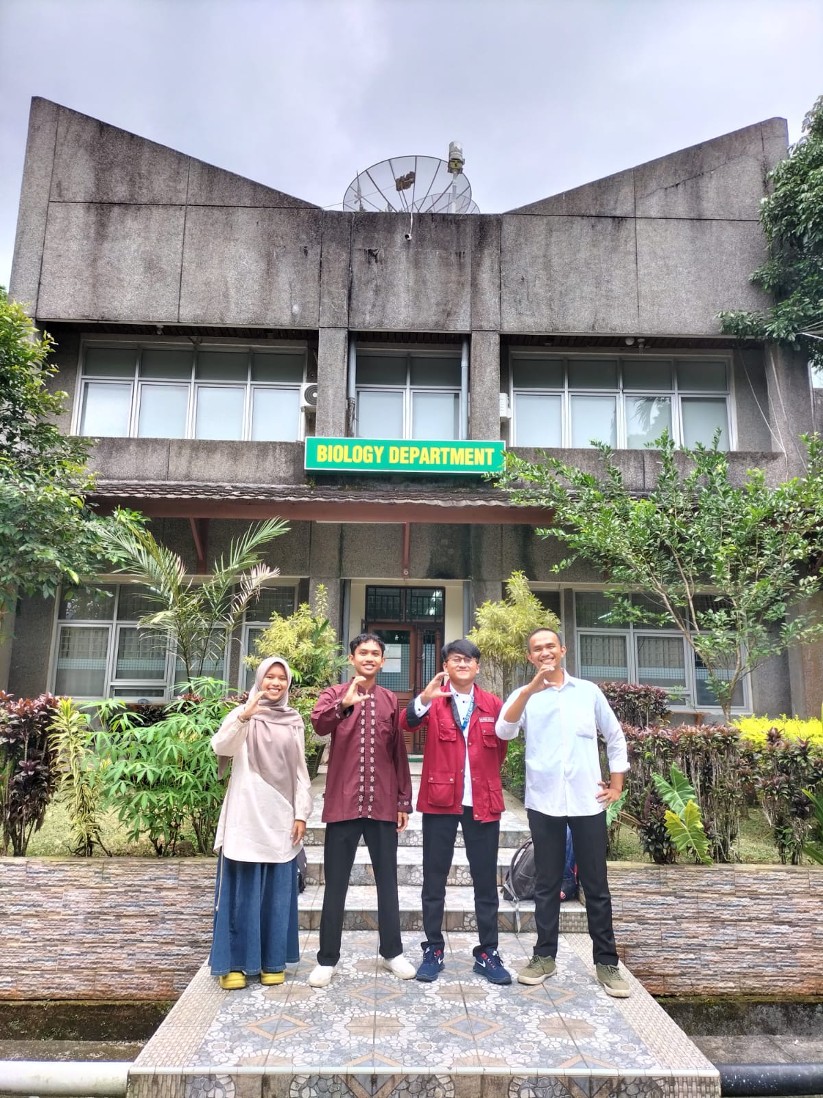 Ini dia Tim PKM-RE UNAND sukses meneliti nanopartikel jadi terapi kanker. (dok)