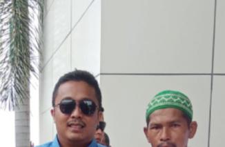 Ketua Progan Edirmon (kanan) bersama Cawagub Vasko, Paslon 01 tetap the best, Kamis 26/9-2024. (dok)