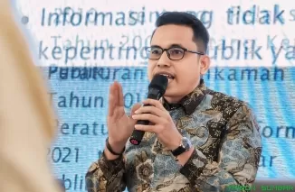 Komisioner KI Sumbar, Idham Fadli saat menjadi narsum di Polda Sumbar, Selasa (15/10-2024).