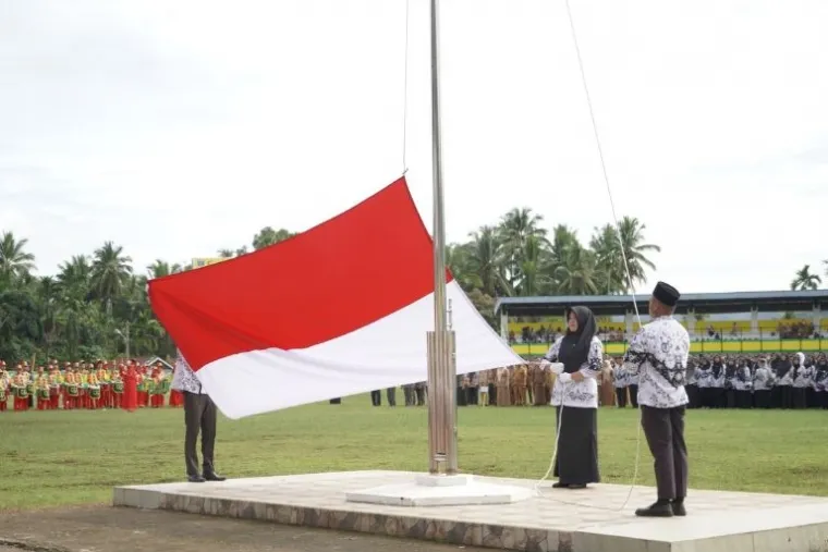 Hari Guru Nasional yang diperingati bersamaan dengan HUT ke-79 PGRI di Kabupaten Solok Selatan. (Foto: Ist)