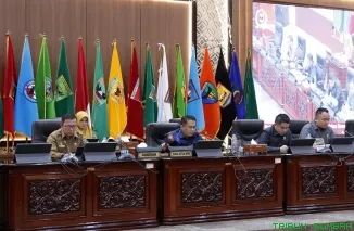 Rapat paripurna penyampaian pandangan umum fraksi-fraksi tentang penyelenggaraan kemudahan berusaha. (Foto: Ist)