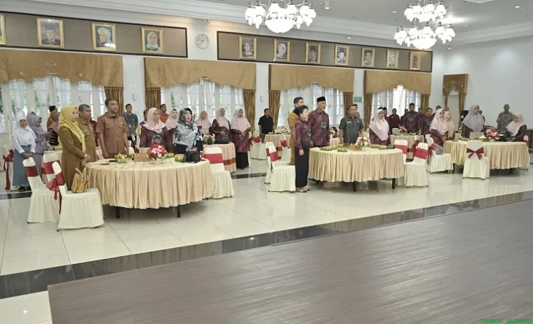 Gubernur Sumbar, Mahyeldi membuka acara Rakor Special Olympics Indonesia (SOIna) Sumbar 2024 dan peringatan Hari Disabilitas Internasional (HDI) di Auditorium Istana Gubernur, pada Selasa (3/11/2024). (Foto: adpsb/isq)