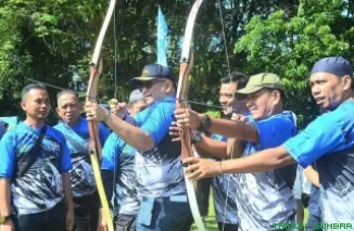 Pj Wali Kota Padang, Andree Algamar, secara resmi membuka ajang bergengsi Padang Open Archery Championship 2024, pada Sabtu (28/12/2024). (Foto: Ist)