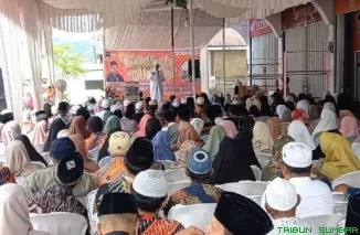 Milad ke-5 Holiday Bumi Alam Surambi dirayakan dengan semarak melalui tabligh akbar yang diisi tausiyah oleh Ustadz Salahudin Ayyubi. (Foto: Ist)