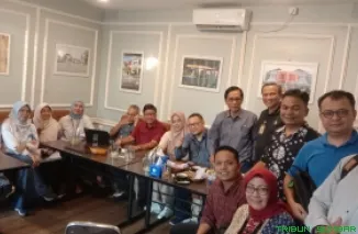 Panitia Silahturahmi dan Dialog Nasional Amuni Unand 2025 usai rapat persiapan, Kamis (9/1-2025) di Padang.