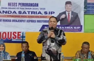 Anggota DPRD Sumbar Nanda Satria   di Kelurahan lubuk Kilangan, , Kota Padang Minggu 16 Februari 2025 sore.(doc)