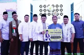 Wakil Ketua DPRD Sumbar, Muhammad Iqra Chissa Putra, S.ST, MM, kembali melanjutkan rangkaian Safari Ramadhan 1446 H dengan mengunjungi Mushalla Haminah Said di Lubuk Lintah, Kota Padang, pada Jumat, (14/3/2025). (Foto: Ist)
