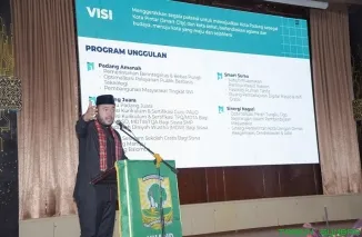 Wali Kota Padang, Fadly Amran, menjadi pembicara dalam kuliah umum Dies Natalis Fakultas Ilmu Budaya (FIB) ke-43 Universitas Andalas (Unand) yang berlangsung di Convention Hall Unand, Jumat (7/3/2025). (Foto: Ist)