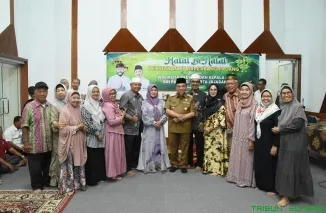 Wakil Wali Kota Padang, Maigus Nasir, menghadiri acara Halal bi Halal 1446 H yang digelar PP RRI Cabang Padang di Auditorium RRI Padang, Selasa (15/4/2025). (Foto: Ist)