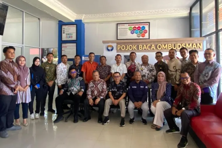 Ombudsman RI Perwakilan Sumbar bersama Pemkab Pasaman menginisiasi Program Nagari Anti Maladministrasi.  Program ini diluncurkan dalam pertemuan resmi yang digelar di Kantor Ombudsman Sumbar pada Kamis, (15/5/2025). (Foto: Ist)