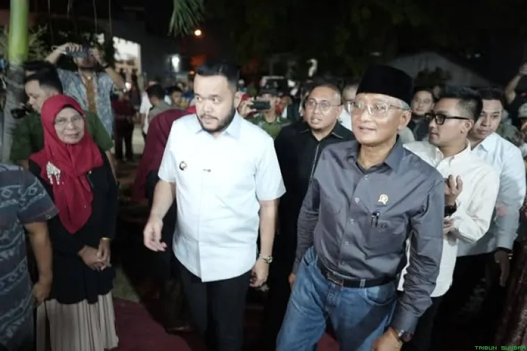 Wako Fadly Amran ampingi Menteri PU di Lokasi Banjir Jondul Rawang