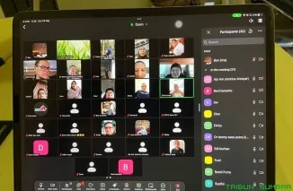Alumni SMA Negeri 2 Padang ikuti musyawarah secaar zoom, Sabtu (25/5/2025). (Foto: Tangkapan Layar Zoom)
