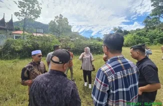 Komisi I DPRD Sumbar meninjau lahan calon rest area Kelok Sembilan untuk mendukung penataan kawasan wisata dan ekonomi lokal. (Foto: Ist)