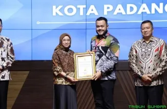 Pemko Padang berhasil meraih nilai tertinggi di wilayah Sumatera dalam hasil evaluasi Indeks Reformasi Birokrasi (RB) Tahun 2024. (Foto: Ist)