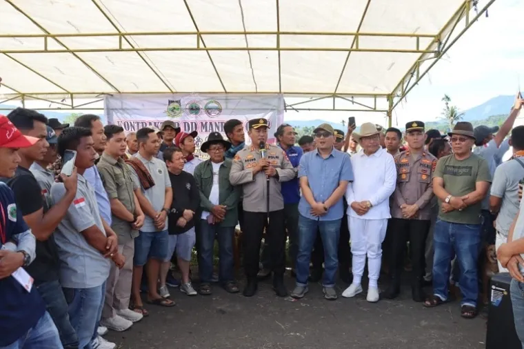 Ribuan peserta memadati kawasan Nagari Sinuruik, Talamau, Pasaman Barat dalam kegiatan Buru Alek Nusantara 2025 yang digelar Polres Pasaman Barat dalam rangka Hari Bhayangkara ke-79. (Foto: Ist)