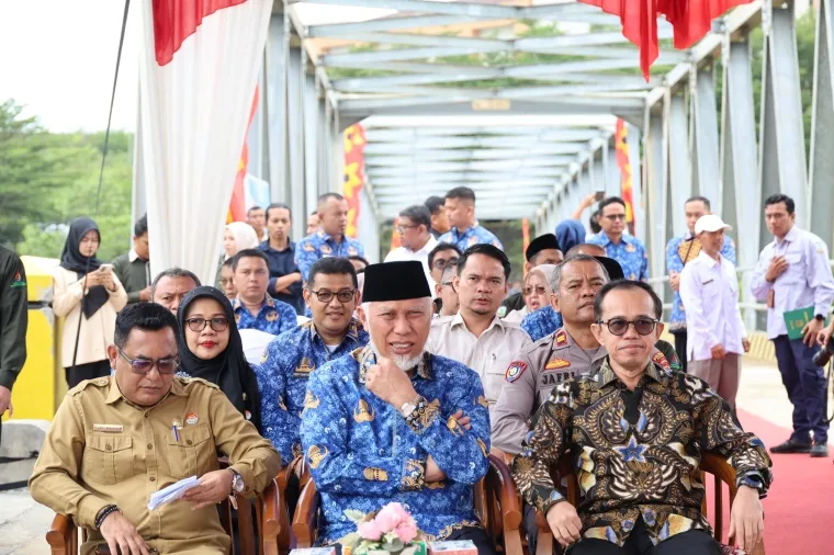 Gubernur Mahyeldi Resmikan Lima Jembatan Strategis Senilai Rp30,7 Miliar di Sumbar