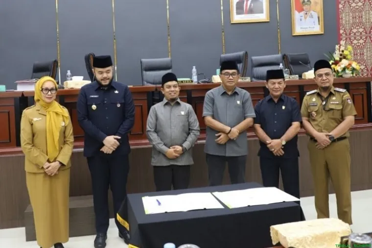 Rapat paripurna penyampaian Ranperda tentang Perubahan APBD-P Kota Padang Tahun Anggaran 2025, Senin (30/6/2025). (Foto: Ist)